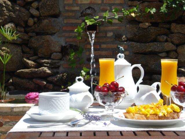 La Casona De Valfrio- Adults Only Pension Collado  Buitenkant foto